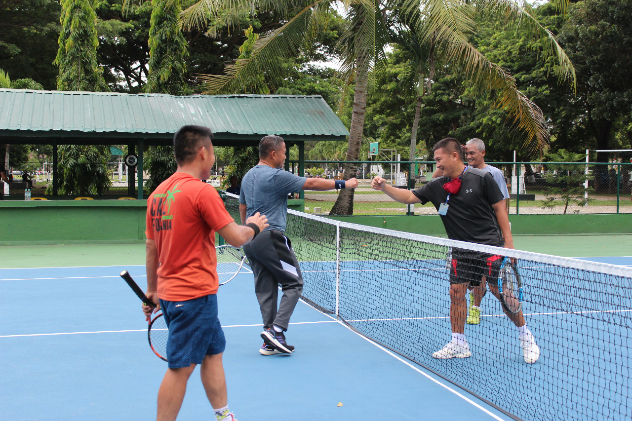 Jaga Kebugaran, Pangdam IM Latihan Tenis dengan Pejabat Utama Kodam